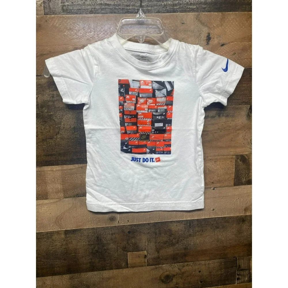 Nike Shoebox Youth T-Shirt Size 7‎